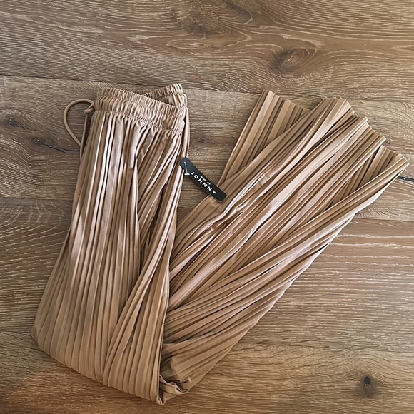 BEACH PANTS BROWN can dress up or down!! - Picture 3 of 4